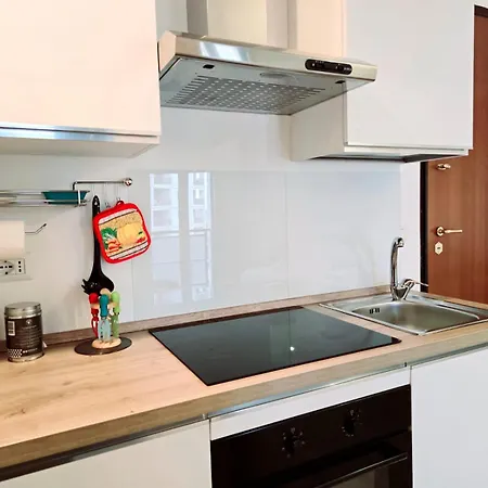 Daire Moderno Loft Finemente Arredato Bari